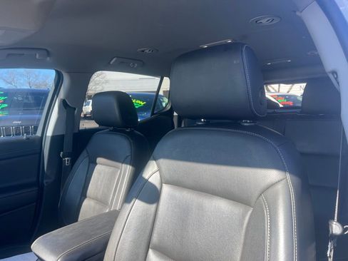 Used 2019 GMC Acadia SLT image 7