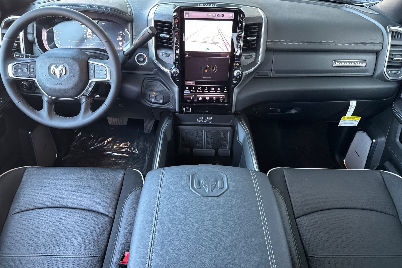 New 2026 RAM 2500 Laramie AWD/4WD image 12