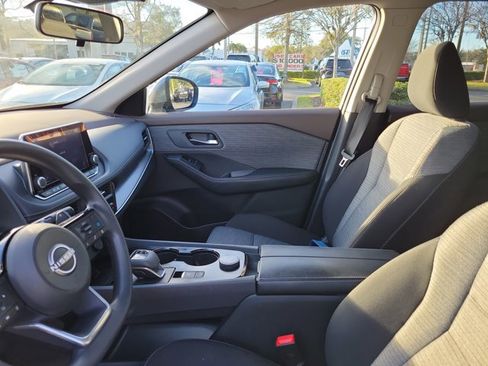 Used 2023 Nissan Rogue SV image 18