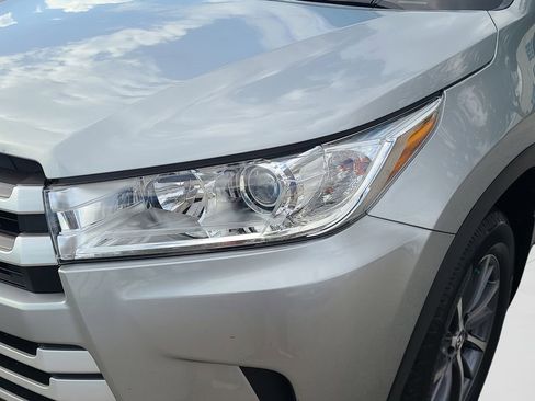 Used 2019 Toyota Highlander XLE image 9