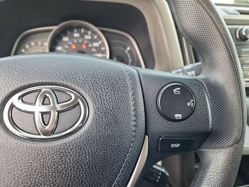 Used 2014 Toyota RAV4 LE image 23