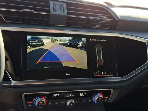 New 2025 Audi Q3 2.0T Premium image 14