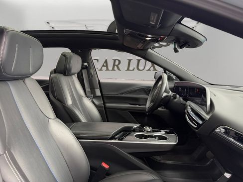Used 2024 Cadillac Lyriq Sport RWD image 15