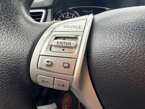 Used 2014 Nissan Rogue SV w/ SV Premium Package image 57