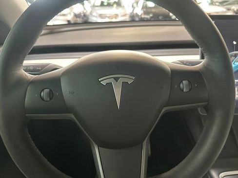 Used 2022 Tesla Model Y Performance image 27