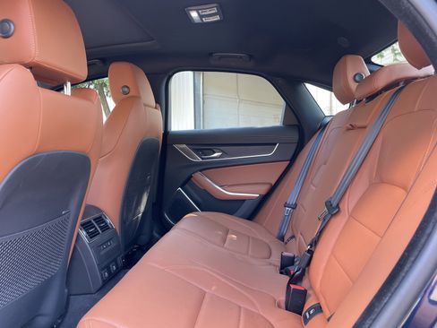 Used 2024 Jaguar XF R-Dynamic SE image 23