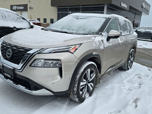 Used 2023 Nissan Rogue Platinum w/ Platinum Premium Package image 2