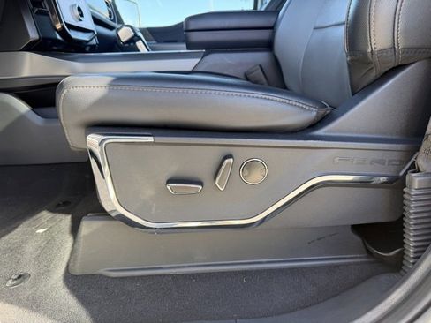 Used 2023 Ford F150 Lightning Lariat image 9