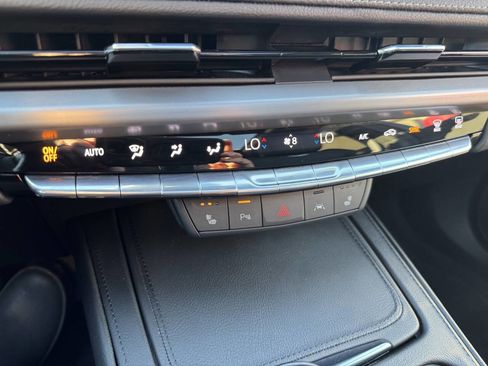 Used 2024 Cadillac XT4 Premium Luxury image 13