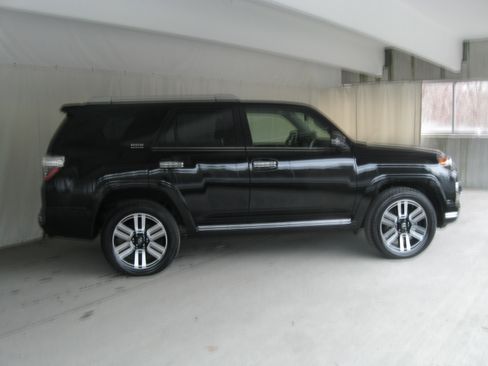 Used 2024 Toyota 4Runner Limited image 7