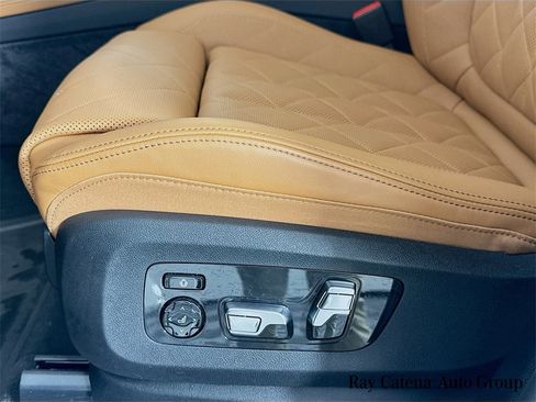 Used 2026 BMW X7 xDrive40i image 20