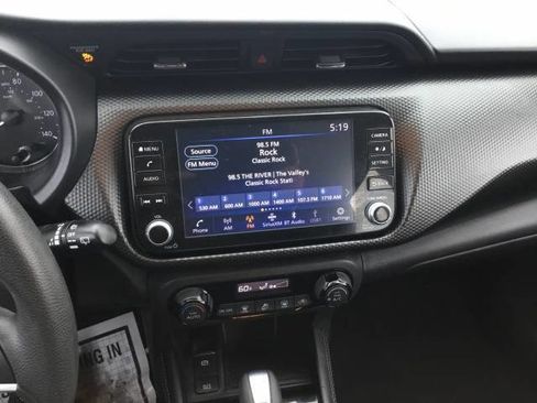 Used 2021 Nissan Kicks SV image 15