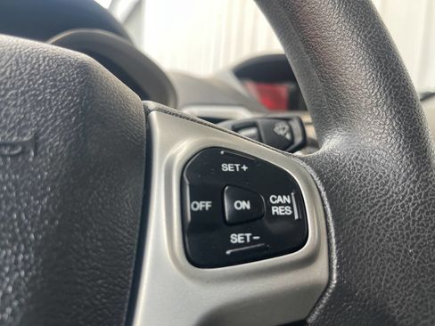 Used 2013 Ford Fiesta SE image 27