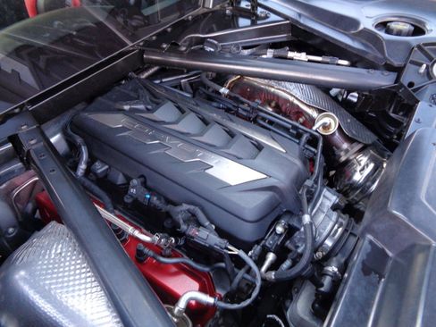 Used 2024 Chevrolet Corvette Stingray Coupe w/ 1LT image 17