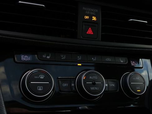 Used 2021 Volkswagen Jetta SE image 26