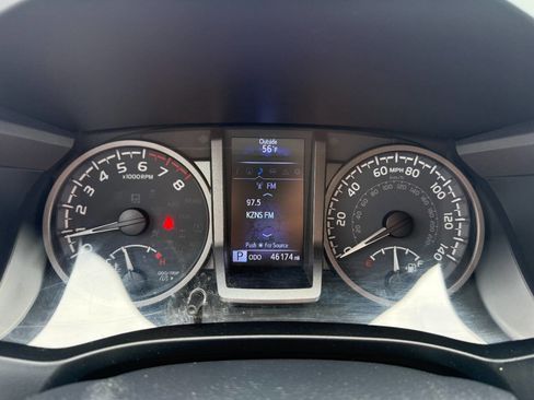 Used 2020 Toyota Tacoma TRD Sport 4x4 4dr Double Cab 5 image 34