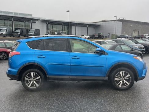 Used 2018 Toyota RAV4 XLE image 13