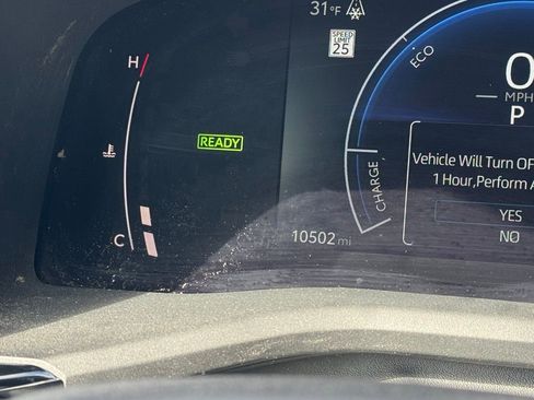 Used 2025 Toyota Camry SE FWD image 30