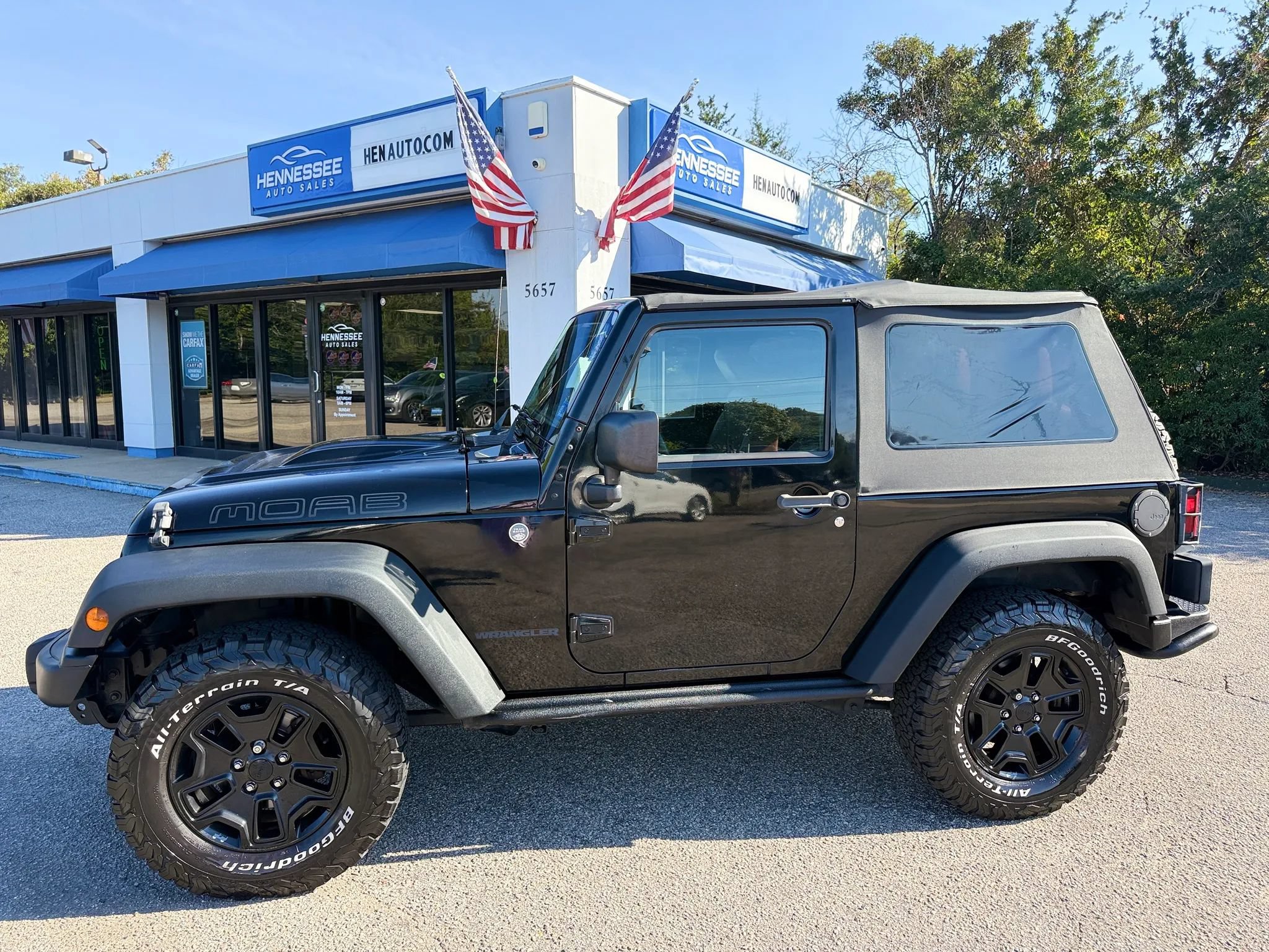 Used 2013 Jeep Wrangler Sahara AWD/4WD image 12