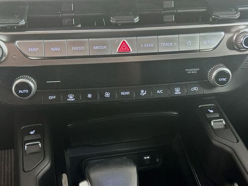 Used 2025 Kia Telluride S image 24