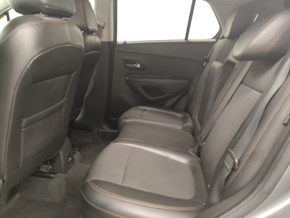 Used 2019 Chevrolet Trax LT w/ LT Convenience Package AWD/4WD image 18