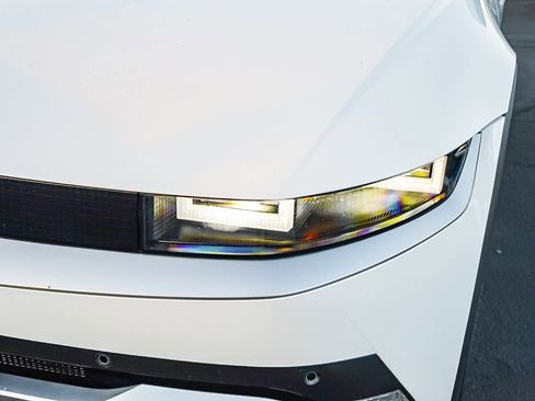 New 2026 Hyundai Ioniq 5 SEL image 8