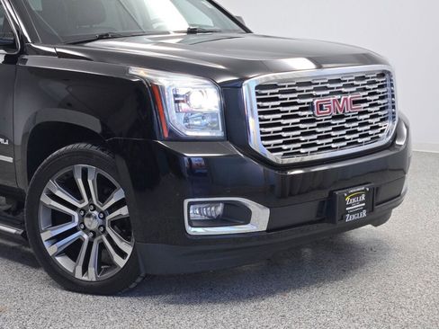 Used 2020 GMC Yukon XL Denali w/ Denali Ultimate Package image 2