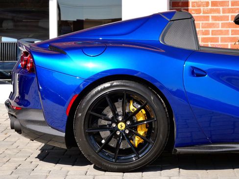 Used 2023 Ferrari 812 GTS RWD image 11