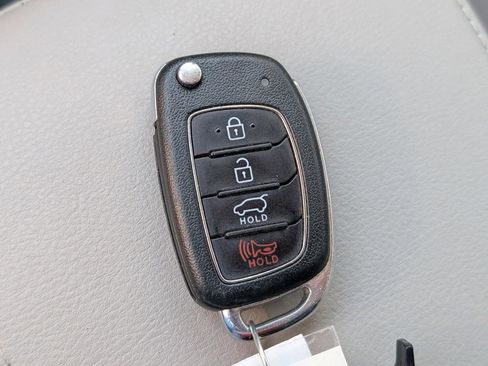 Used 2020 Hyundai Tucson SE image 29