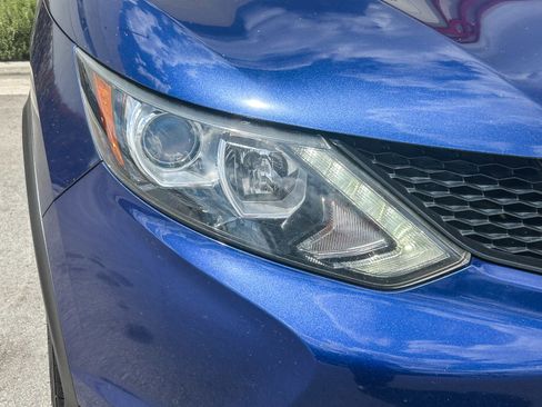 Used 2017 Nissan Rogue Sport SV w/ SV Premium Package AWD/4WD image 4