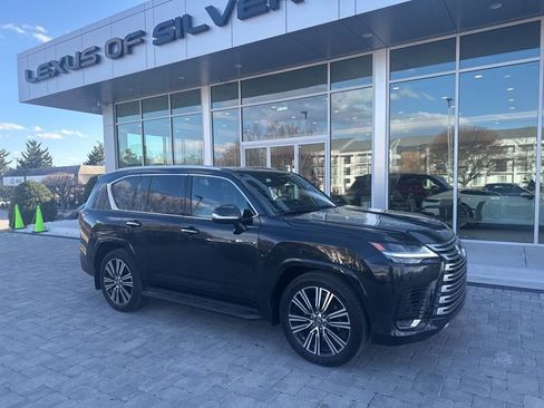 Used 2025 Lexus LX 600 4WD w/ Luxury Package image 5