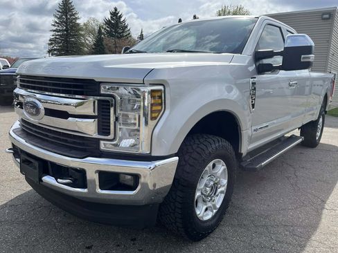 Used 2019 Ford F250 XLT w/ XLT Premium Package AWD/4WD image 2