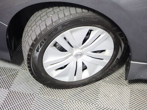 Used 2025 Nissan Leaf S FWD image 18