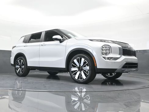 New 2026 Mitsubishi Outlander SE image 71