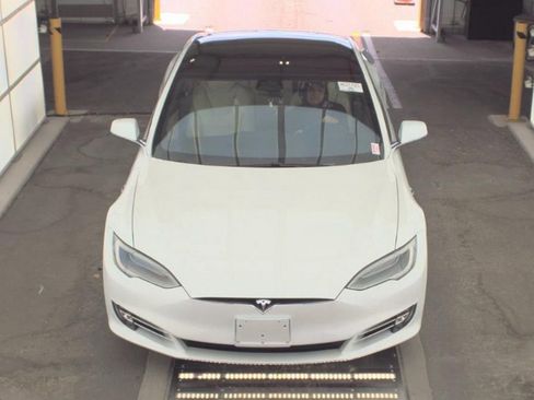 Used 2020 Tesla Model S Long Range AWD/4WD image 2