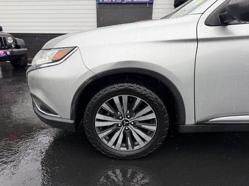Used 2020 Mitsubishi Outlander SE image 11