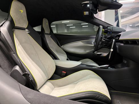 Used 2023 McLaren Artura image 7