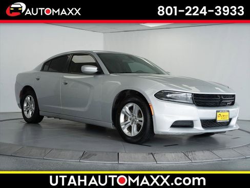 Used 2022 Dodge Charger SXT image 1