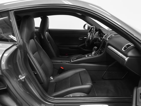 Certified 2016 Porsche Cayman S RWD image 22