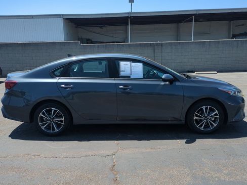Certified 2023 Kia Forte LXS FWD image 5