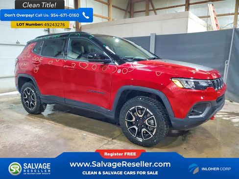Used 2025 Jeep Compass Trailhawk image 5