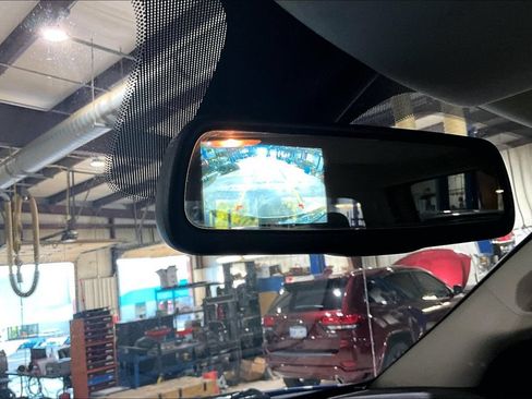 Used 2018 RAM 2500 Tradesman w/ Chrome Appearance Group AWD/4WD image 17