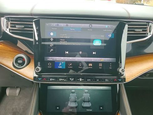 Certified 2024 Jeep Grand Wagoneer L Series III AWD/4WD image 34