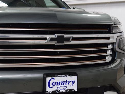 Used 2024 Chevrolet Suburban High Country image 11