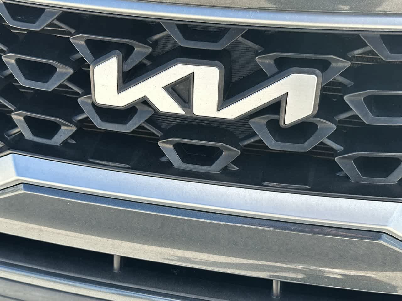Used 2022 Kia Sorento LX FWD image 11