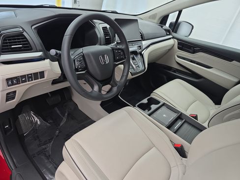 Used 2025 Honda Odyssey Touring image 17