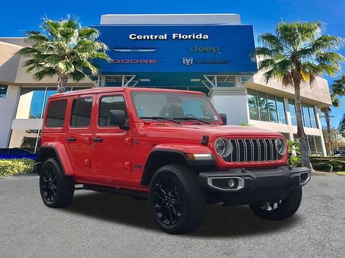 Used 2025 Jeep Wrangler Unlimited Sahara w/ Safety Group image 2