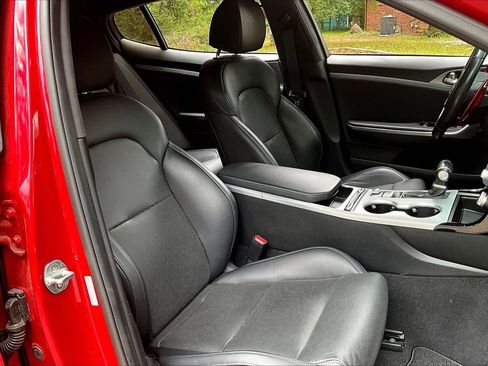 Used 2018 Kia Stinger GT RWD image 30