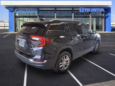 Used 2022 GMC Terrain SLT AWD/4WD image 2