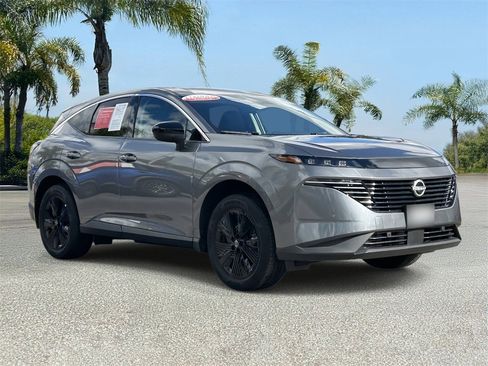 Certified 2025 Nissan Murano SV image 5